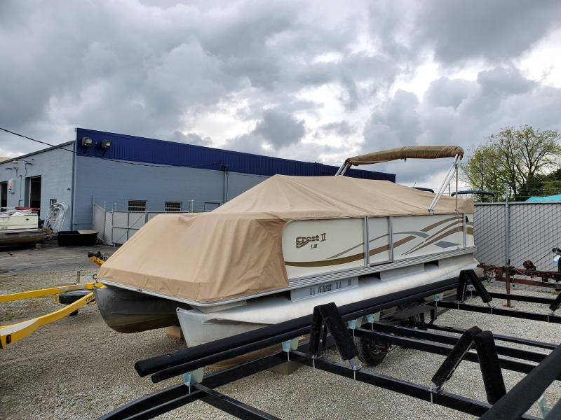 Used - 2003 Crest II Pontoon Boat Used - 2003 Crest II Pontoon Boat