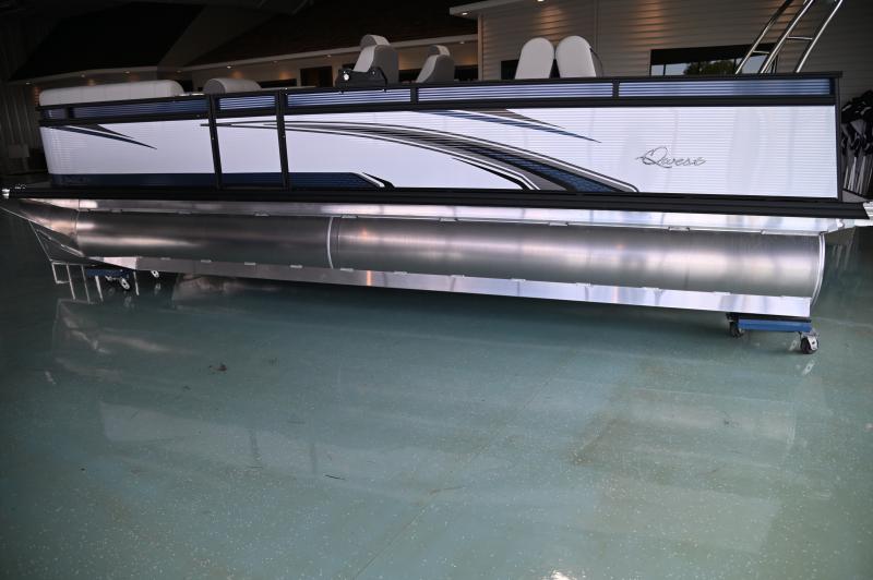 2022 Qwest "E" 822 Splash Pad RW- LTZ Pontoon Boat 2022 Qwest "E" 822 Splash Pad RW- LTZ Pontoon Boat