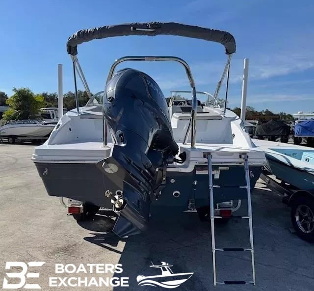 New 2026 Hurricane SunDeck 2050 OB, 32168 New Smyrna Beach - Boat