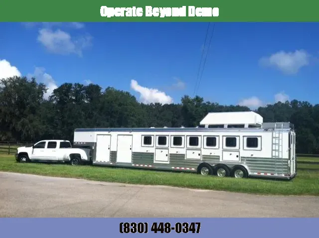 2021 4-Star Trailers 7 Horse Model - 30' x 7' Horse Trailer