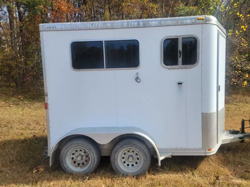 2006 2 Horse Bumper Pull Straight Load Trailer