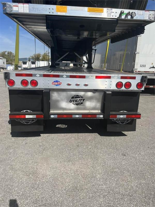 2023 Utility Trailer Manufacturing Company 48' Combination Flat Bed