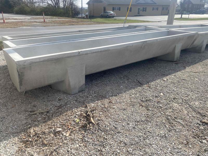 10' Feed Bunks 10' Feed Bunks