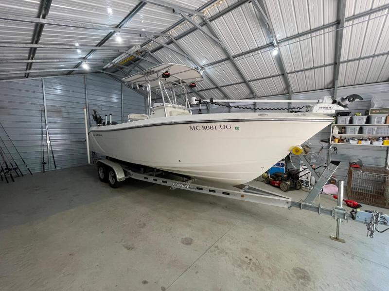 2019 Cobia Boats 237 Center Console 2019 Cobia Boats 237 Center Console