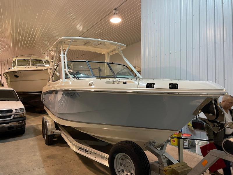 2022 Boston Whaler 240 Vantage 2022 Boston Whaler 240 Vantage