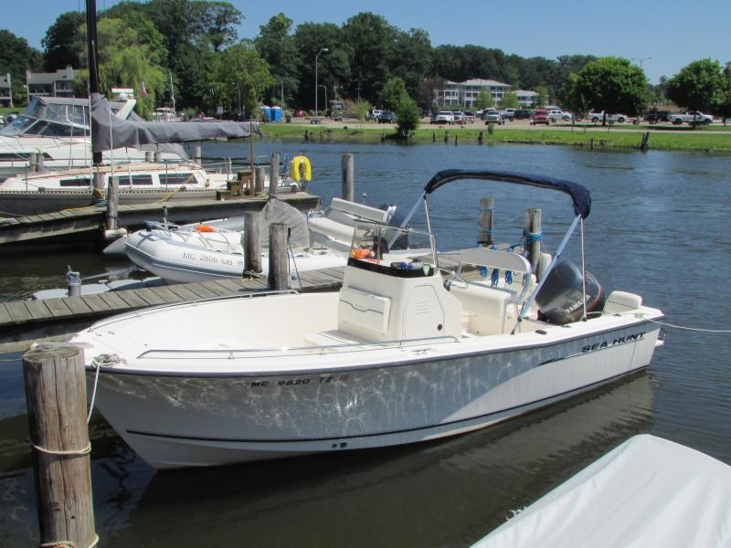 2004 Sea Hunt 212 TRITON 2004 Sea Hunt 212 TRITON