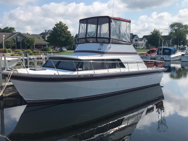 1987 Marinette 32 Fisherman 1987 Marinette 32 Fisherman