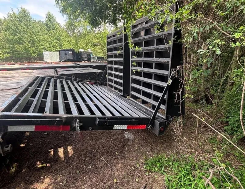 used Equipment / Flatbed Trailers East Texas  for sale, in Milan, TN Thumbnail 3