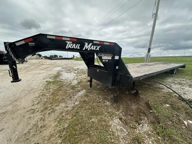2022 TrailMaxx Gooseneck