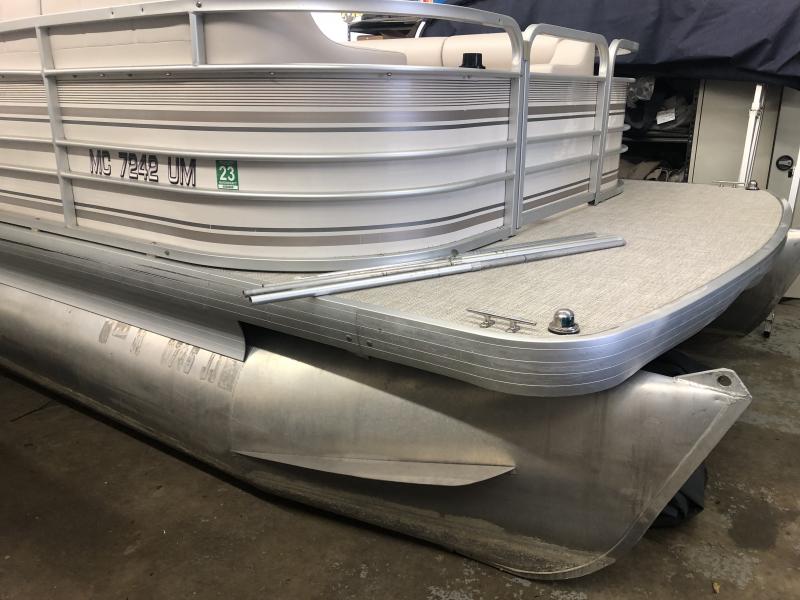 2000 Godfrey Pontoon Boats 24FT SANPAN High's Marine Decatur, MI