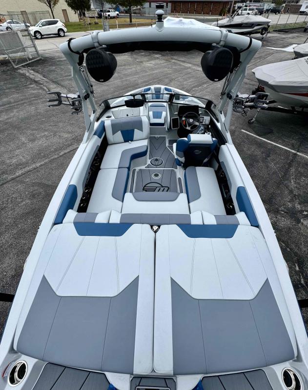 2024 Malibu 20 VTX Graphite & Nassau Blue Malibu and Axis Boats for