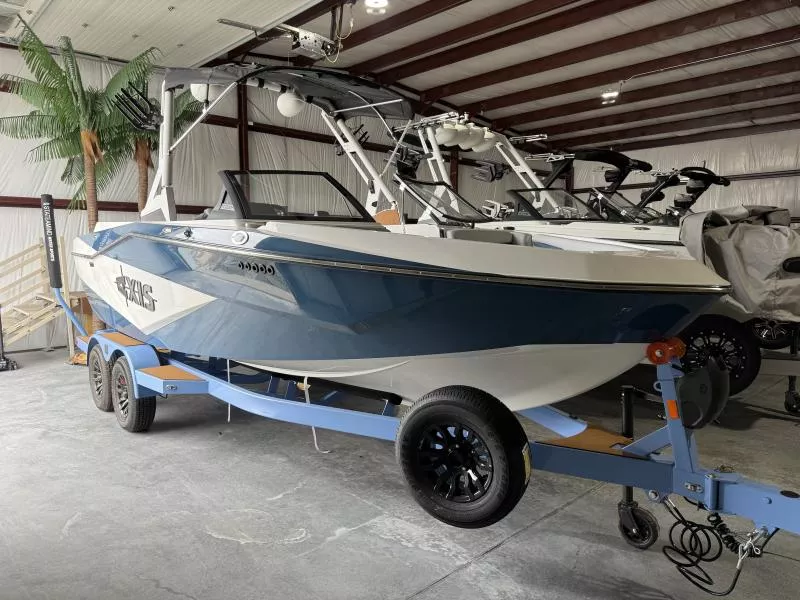 2025 Axis T220  Ski/Wakeboard