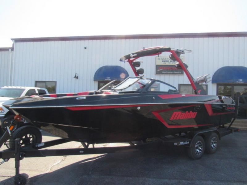 2023 Malibu Boats 24MXZ Metallic Red and Ebony 2023 Malibu Boats 24MXZ Metallic Red and Ebony