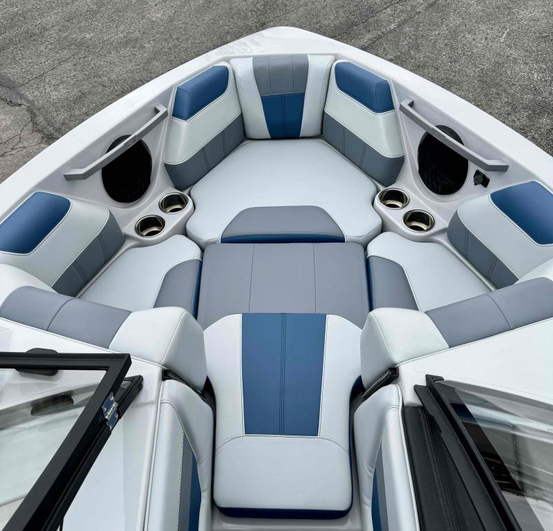 2024 Malibu 20 VTX Graphite & Nassau Blue Malibu and Axis Boats for