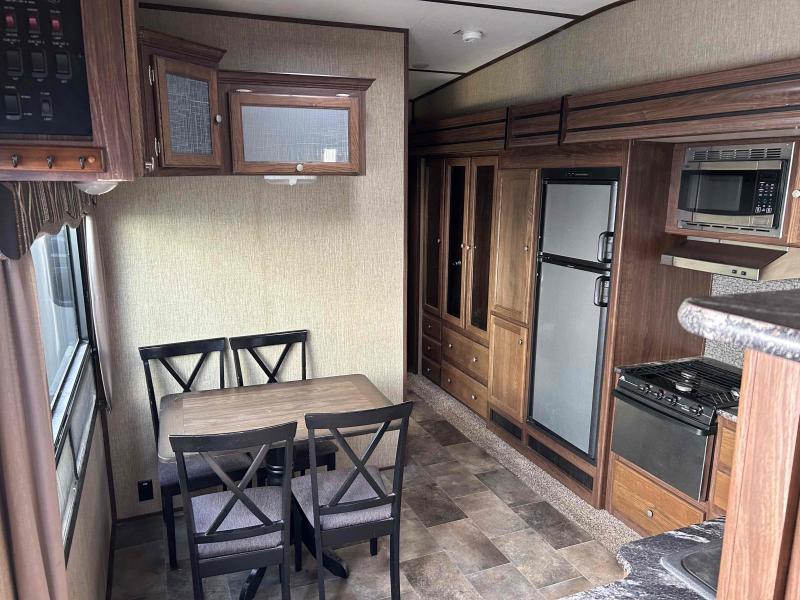 used Fifth Wheel Trailers Keystone RV Sprinter for sale, in Oregon City, OR Thumbnail 10