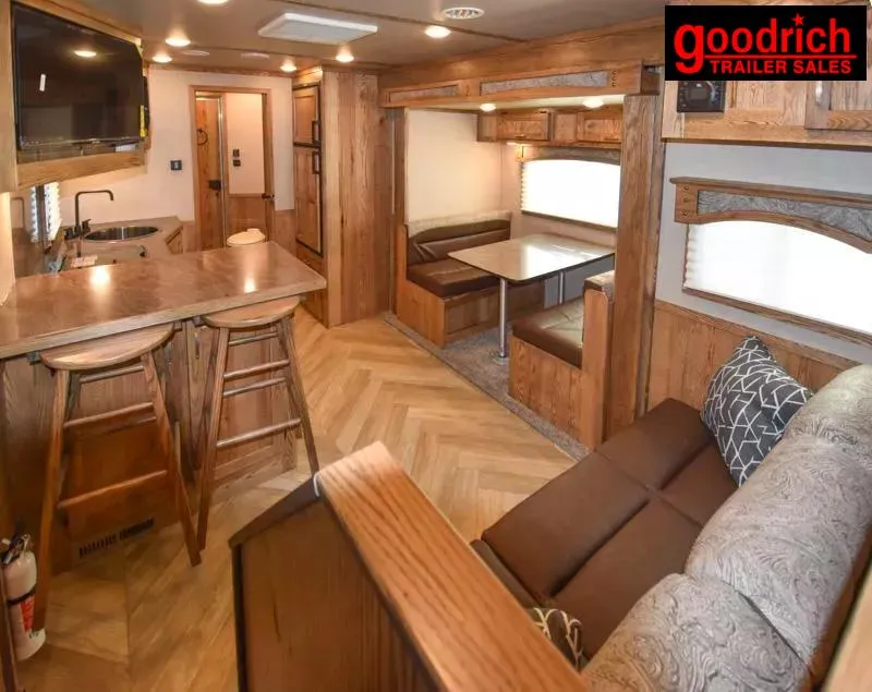 2026 Lakota CHARGER 8315SRB Horse Trailer