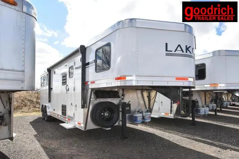 2026 Lakota Lakota Colt 8311 Sofa 3 Horse Living Quarters Hors 