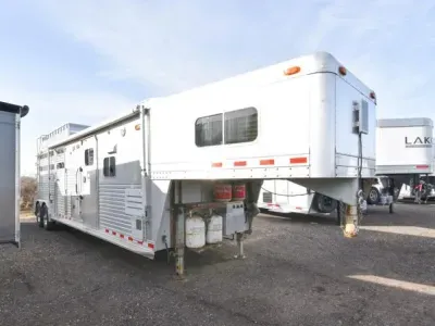  C&C 2002 C&C 2 HORSE STRAIGHT LOAD W/LIVING QUARTERS 