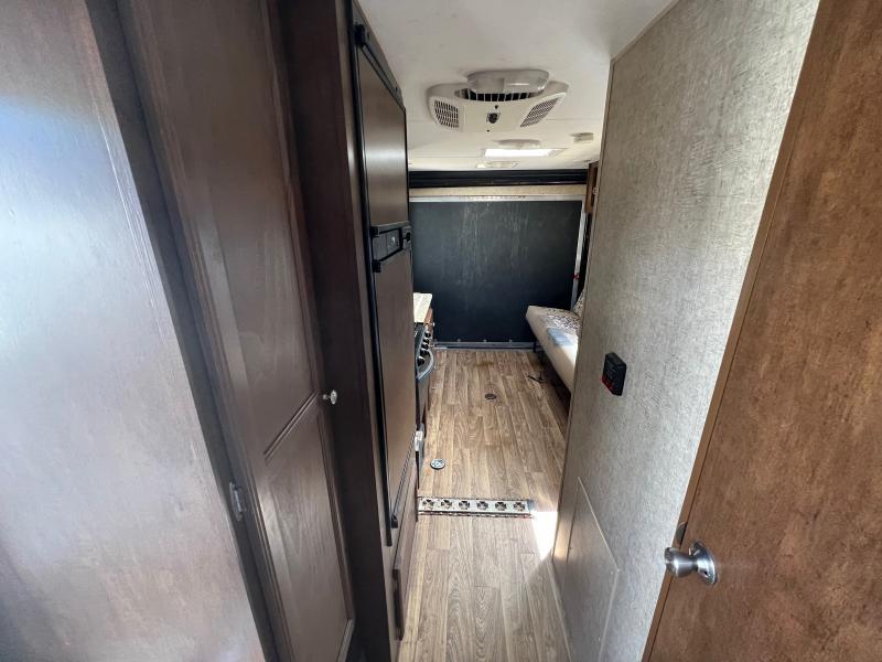 2015 Venture SportTrek SVT190VTH Toy Hauler Traveltown TX Find RV's Fifth Wheels and Camper