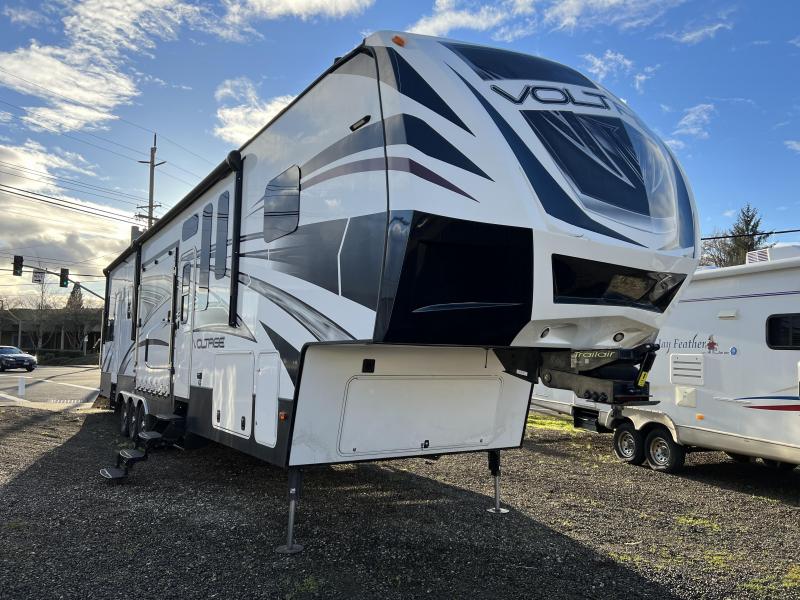 2016 Dutchman Voltage 4150 Toy Hauler With 2 Slides And Patio ...