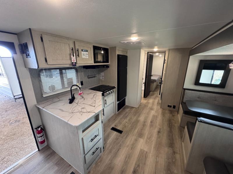 new Travel Trailers Forest River Shasta for sale, in Breckenridge, TX Thumbnail 7