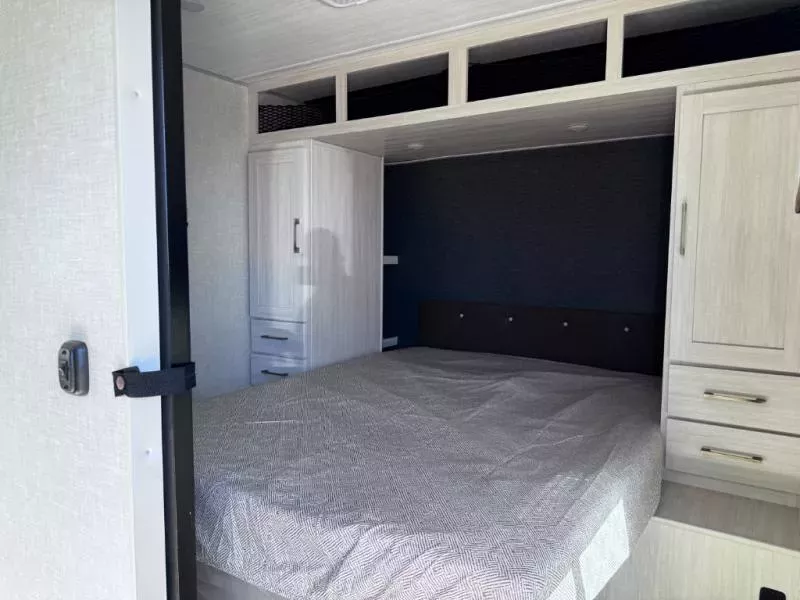 new Travel Trailers Forest River Surveyor Legend X for sale, in Breckenridge, TX Thumbnail 3