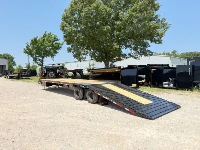 2027 MAXX-D Trailers YHX 36' X 102" Engineered Gooseneck Deckover With Hydraulic Dovetail