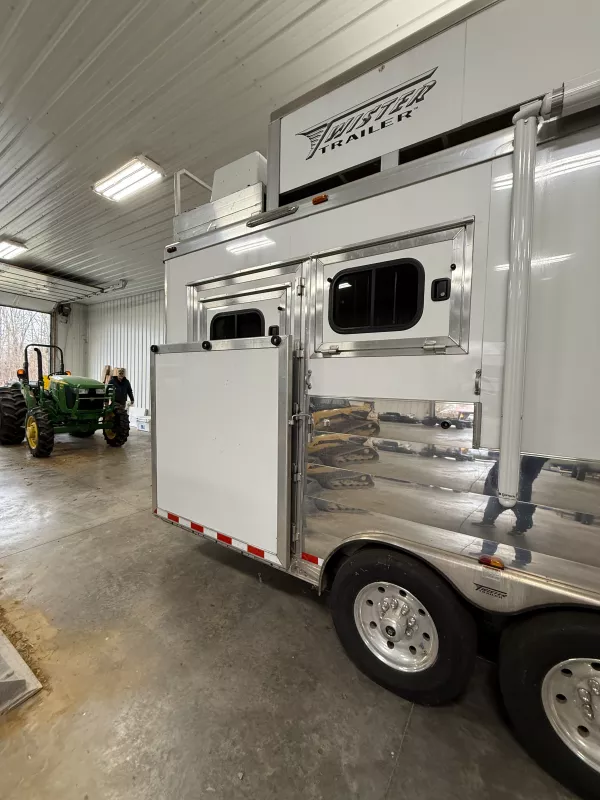 used Horse Trailers Twister  for sale, in Mount Washington, KY Thumbnail 6