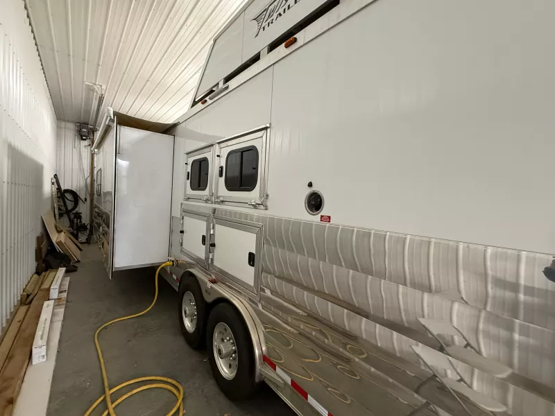 used Horse Trailers Twister  for sale, in Mount Washington, KY Thumbnail 8