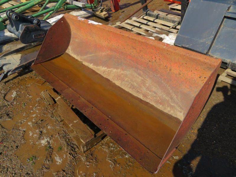 Used Dual 7' Loader Bucket Used Dual 7' Loader Bucket