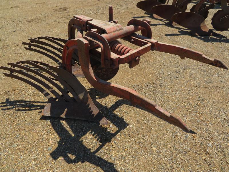 IH 2 Point Fast Hitch 2 Bottom Plow IH 2 Point Fast Hitch 2 Bottom Plow