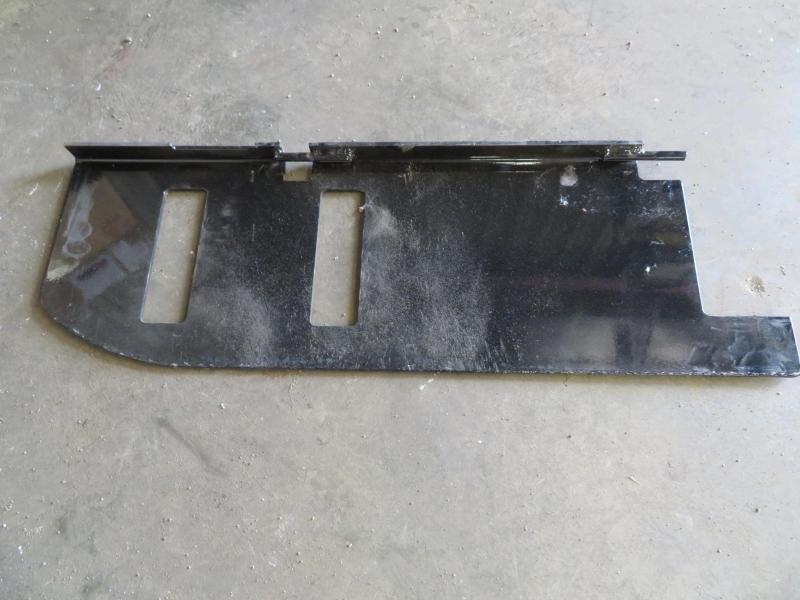 John Deere - Aftermarket 90 Series Cornhead Hydraulic Stripper Plate John Deere - Aftermarket 90 Series Cornhead Hydraulic Stripper Plate