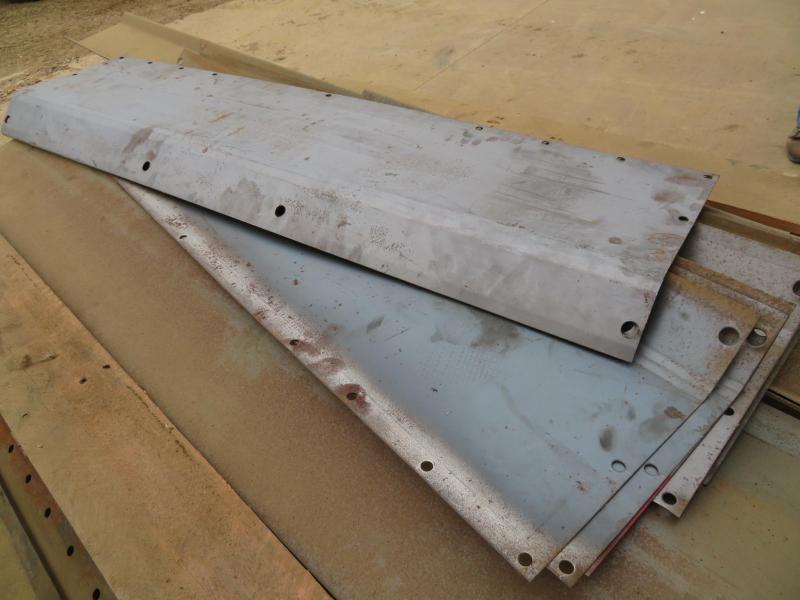 Case International Cornhead Top Center Sheetmetal Panel Case International Cornhead Top Center Sheetmetal Panel