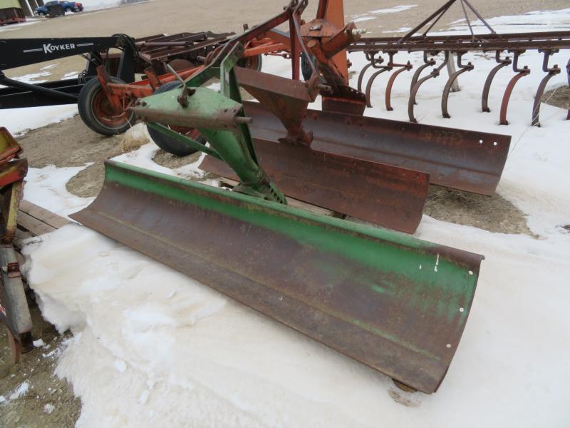 John Deere Single Shank Subsoiler Ripper Farm Equipment and Trailer