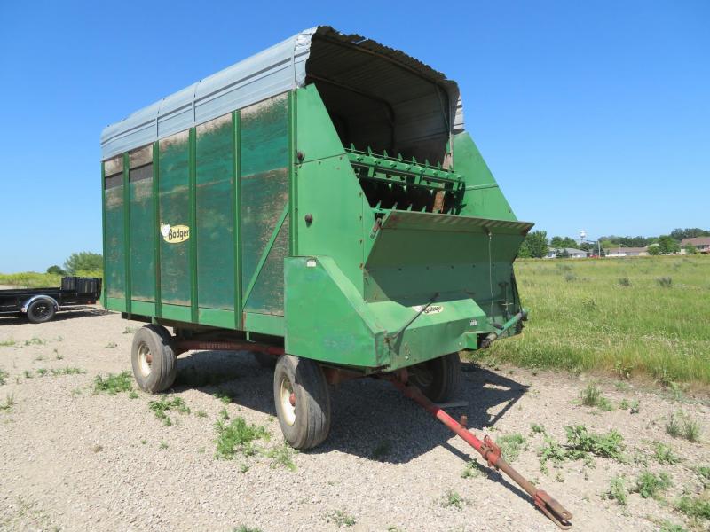 Badger BN 950 Silage Box on Westendorf Wagon Running Gear Badger BN 950 Silage Box on Westendorf Wagon Running Gear