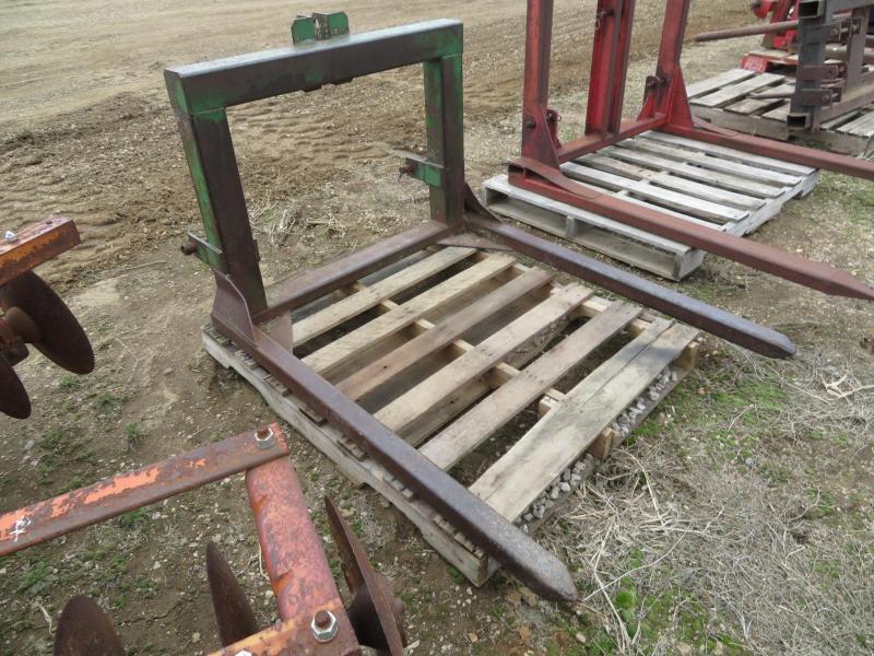 Used Green 3 Point Bale Fork Used Green 3 Point Bale Fork