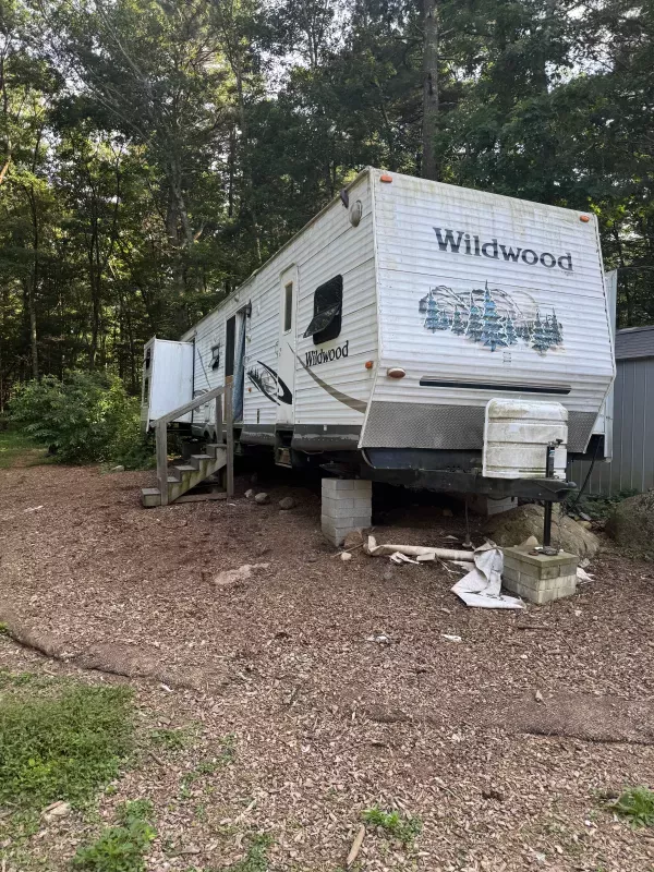 2005 Forest River Wildwood 4012B Travel Trailer