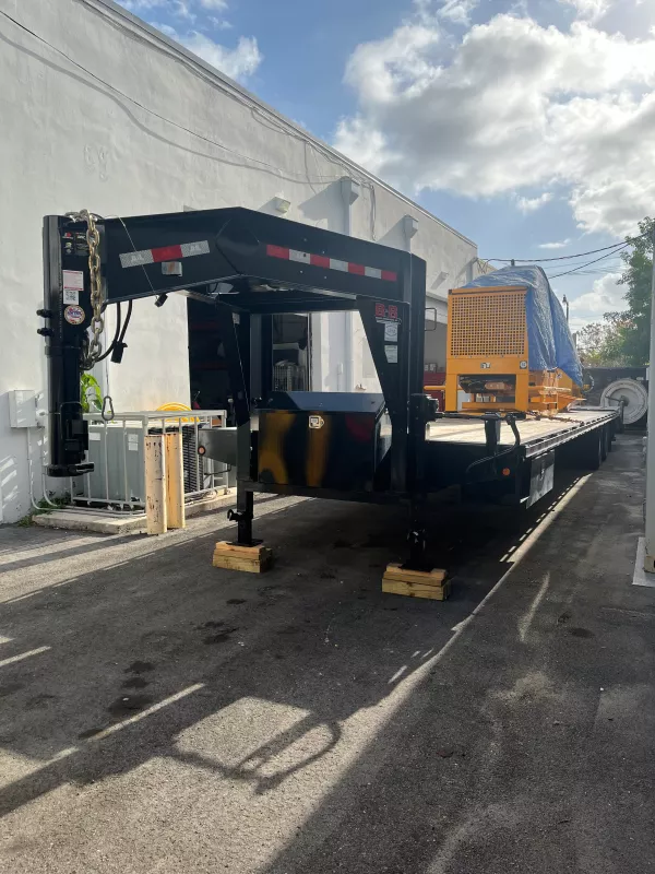 Behnke 2018 40’ Gooseneck heavy duty  Trailer