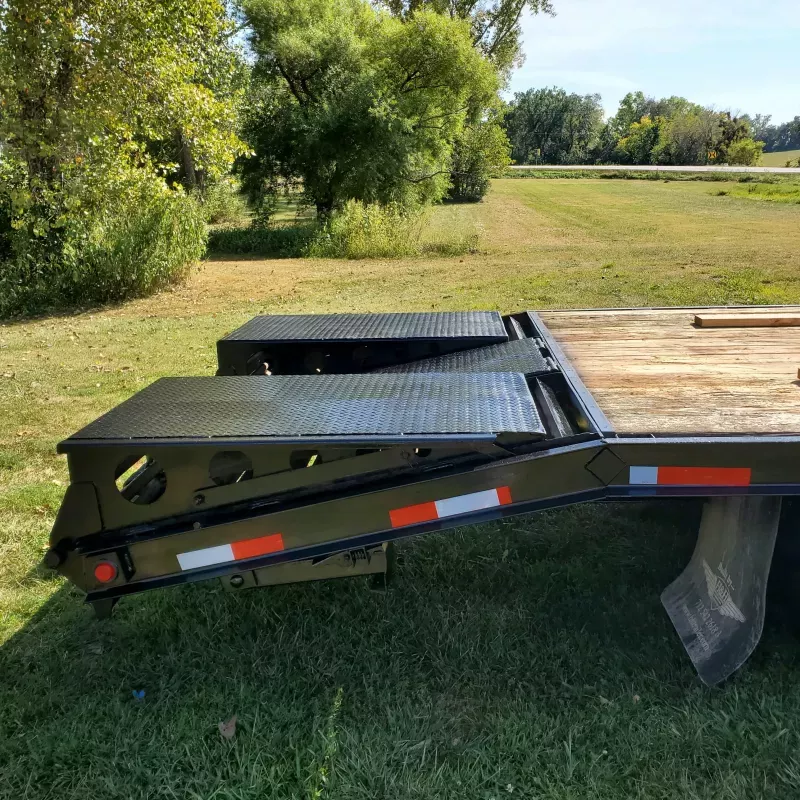 used Equipment / Flatbed Trailers H&S Trailers of Texas  for sale, in Runnells, IA Thumbnail 3