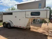 2004 CM 2 Horse Slant Gooseneck