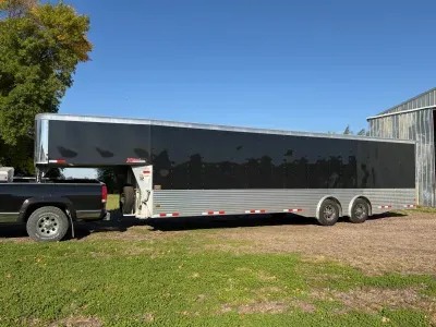 30’ aluminum enclosed tra
