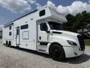 new Camper / RV Renegade  for sale, in Cuba, MO Thumbnail 2