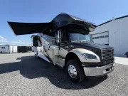 used Camper / RV Renegade  for sale, in Cuba, MO Thumbnail 3