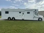 2014 Showhauler Quad Slide Motorcoach 