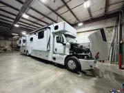 2026 Showhauler Quad Slide Motorcoach 