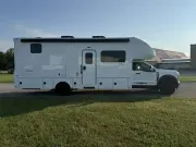 2027 Renegade 33VDS 