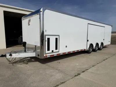 2026 Intech 32' W/Escape Door & Awning