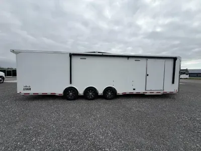 2026 Intech 32'