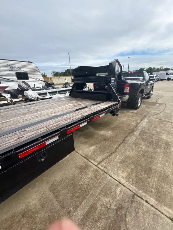 used Equipment / Flatbed Trailers Diamond C Trailers  for sale, in Whitsett, NC Thumbnail 4