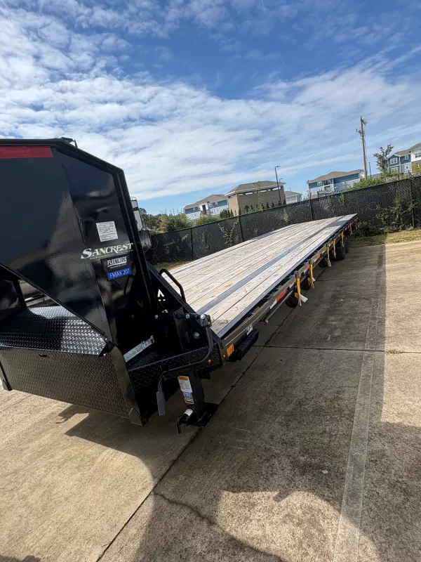 2025 Diamond C Trailers FMAX 207  35 Ft